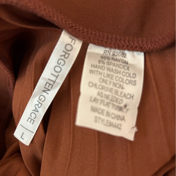 Fallen Grace Pleated Skirt - Brown, Size Large - Picture 3 of 3